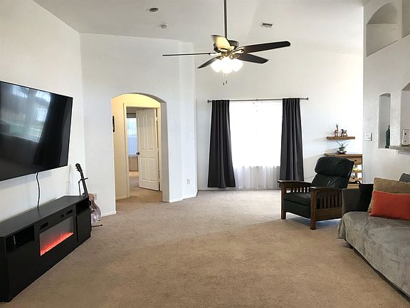 2nd image of 10542 E 39th Pl