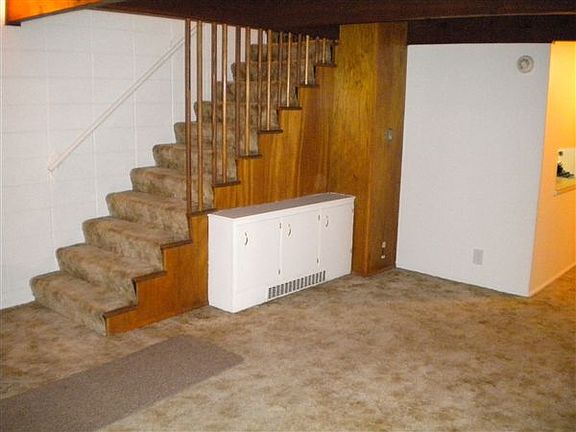 ENTERTAINMENT AREA