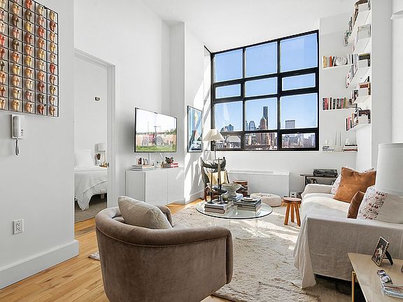 2nd image of 360 Furman St APT 606
