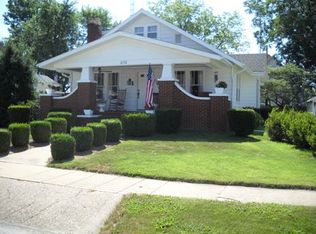 213 W Cherry St, Carmi, IL 62821