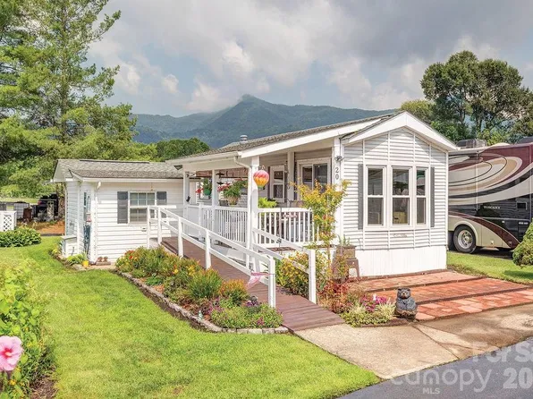 20 Strollers Ln, Waynesville, NC 28785