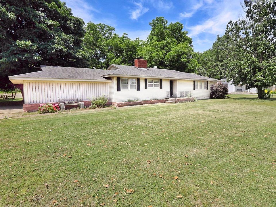 611 E 3rd St, Leachville, AR 72438 | Zillow