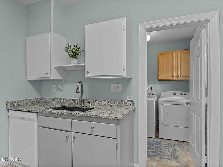 1406 Evans St #A — Photo 11