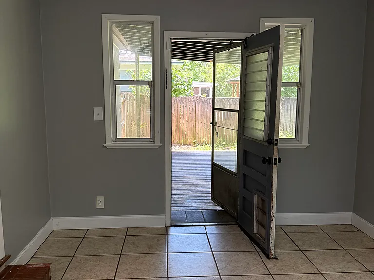 5044 Oakside Dr — Photo 20