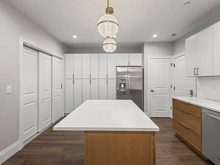 1036 Lake St #2N — Photo 8