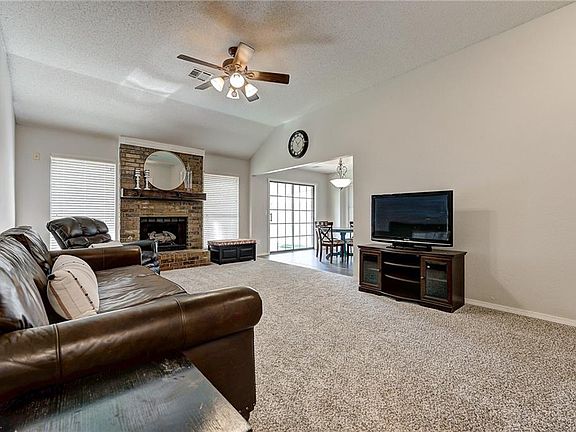 5th image of 10124 Fairfax Ln