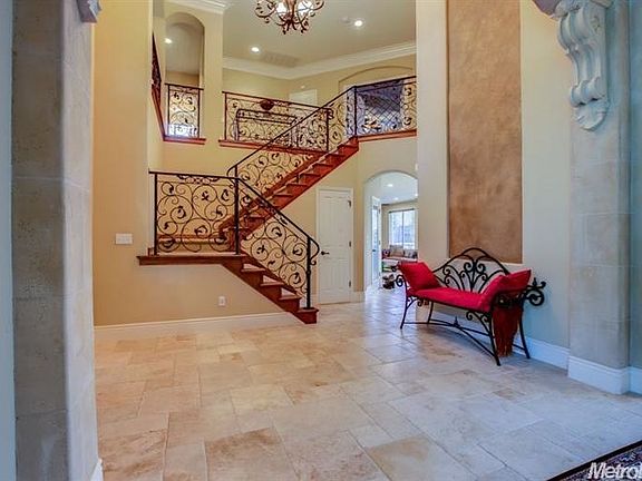 5th image of 124 Alicante Ct