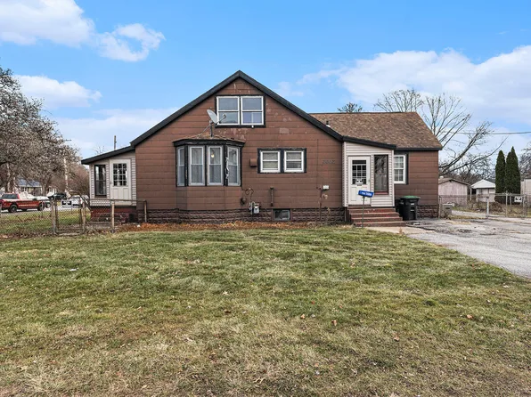 3003 Oakwood St, Portage, IN 46368