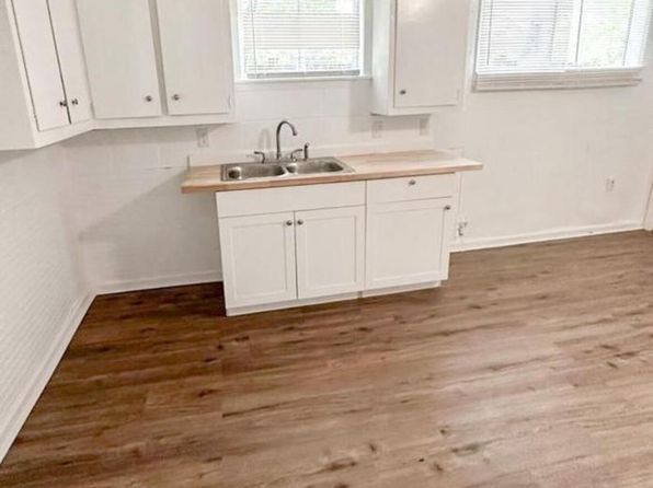 jackson-mississippi-2053015318 picture