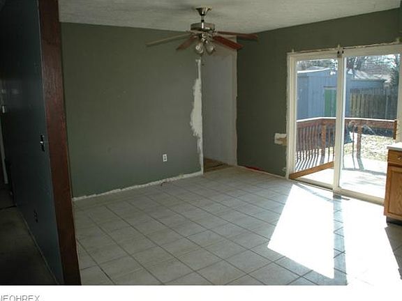 3rd image of 1484 Easton Ave