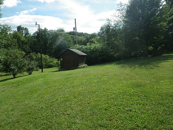 4th image of 878 Miller St