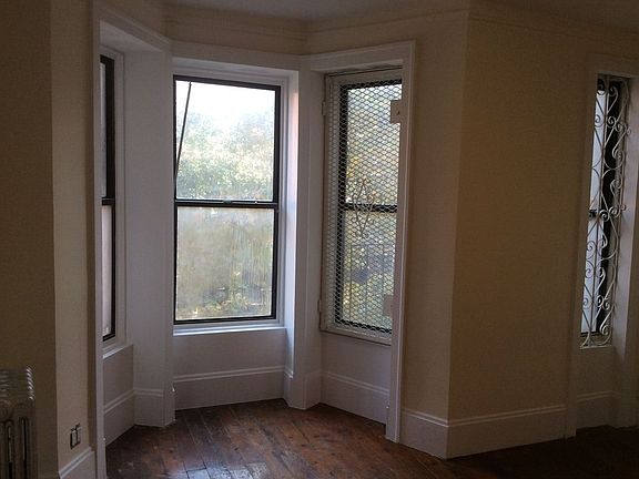 4th image of 380 2nd St APT 2R