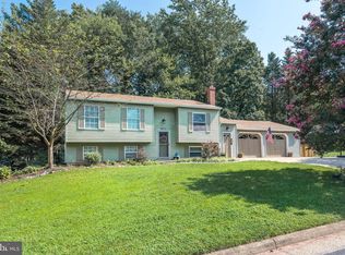 2803 Reign St, Herndon, VA 20171
