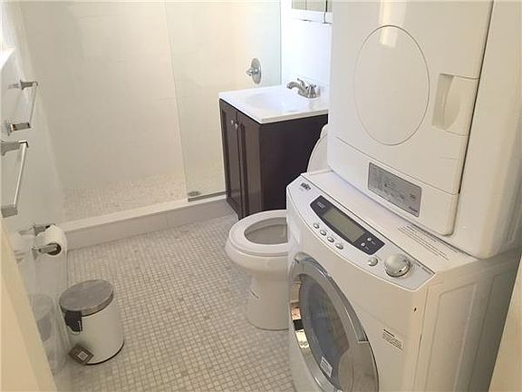 3rd image of 1127 47th Ave APT 2R