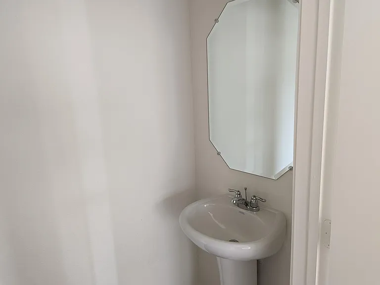 5703 Kellog Ct — Photo 19