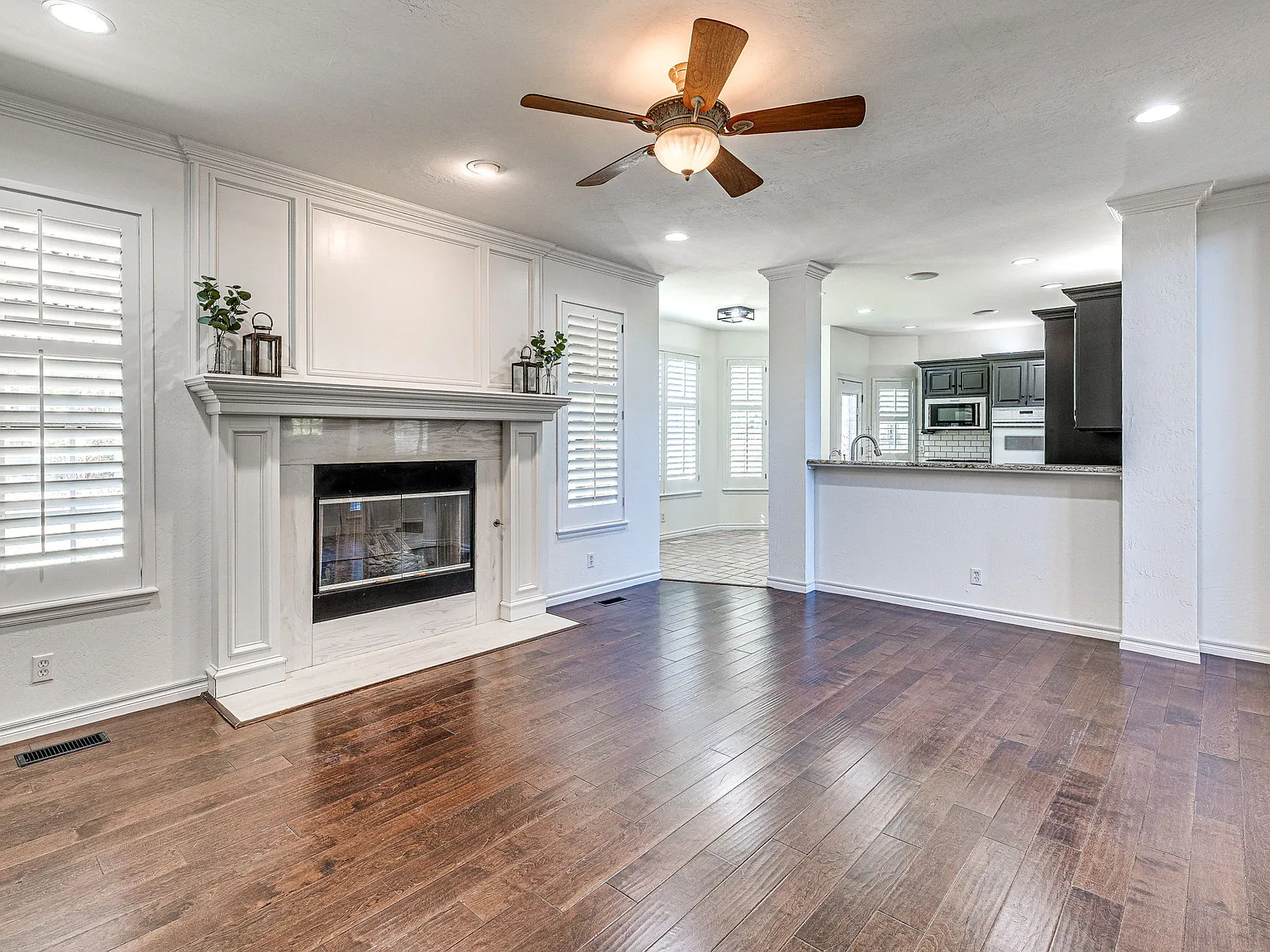 4 bed, 2.5 bath, 2830 sqft, $3,200 — Photo 4