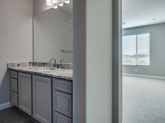 4th image of 4392 N Presidio Dr