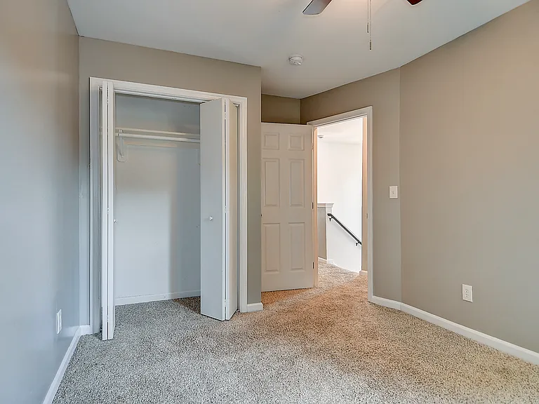 224 Taylor Ave W — Photo 27