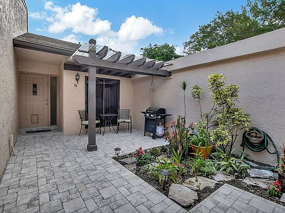 2nd image of 5289 Fairway Woods Dr APT 2913