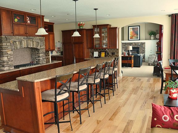 4th image of 7871 Meadows Ct