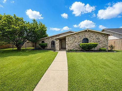 5205 Gulfport Dr Photo 1