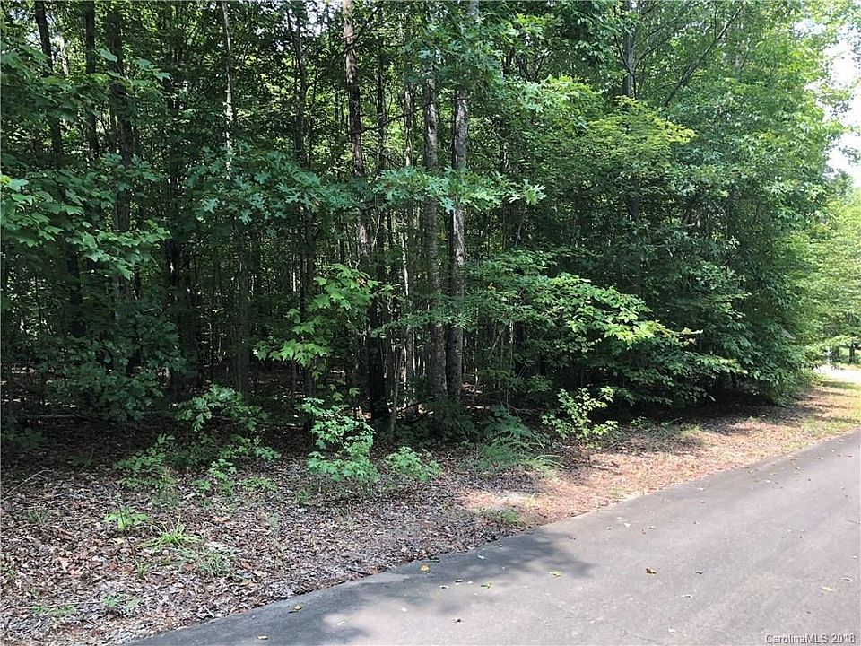 1st image of Saratoga Woods Dr