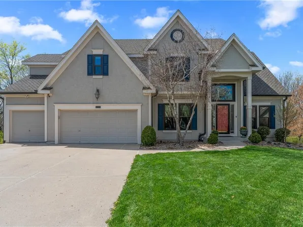 16012 Overbrook Ln, Stilwell, KS 66085