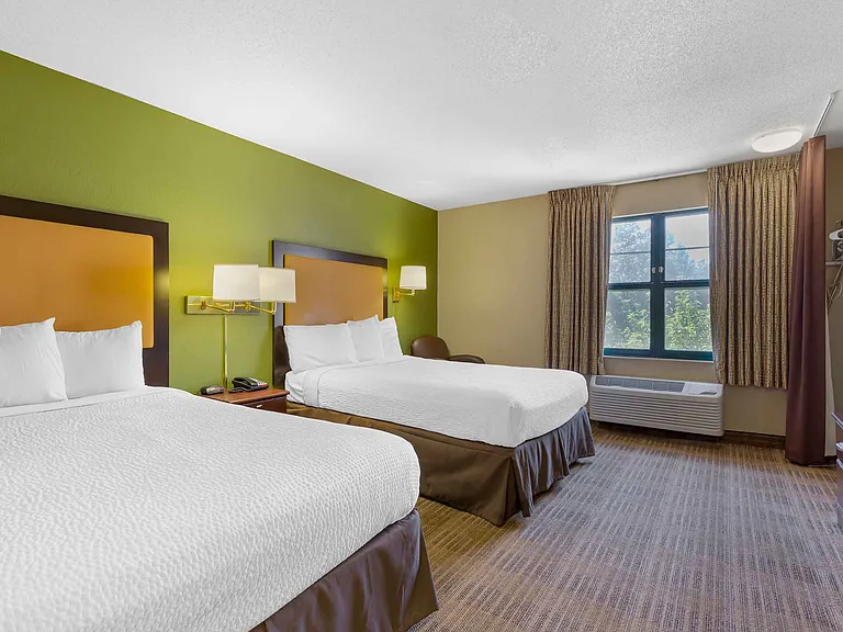 Studio Suite - 2 Full Beds