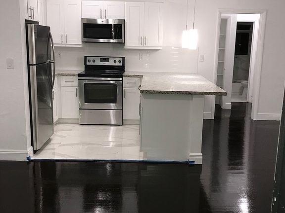4th image of 101 Antiquera Ave APT 04