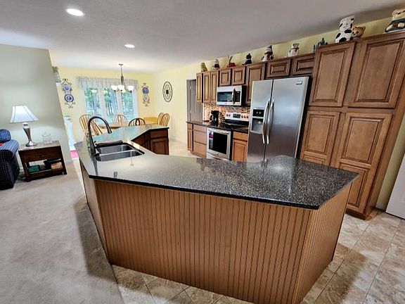 5th image of 9087 Longview Dr