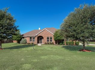 2121 N Mockingbird Ln, Midlothian, TX 76065