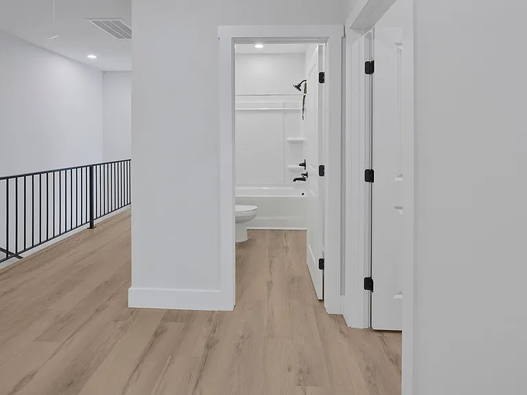 3127 Columbus Cir — Photo 17