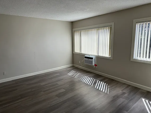 11240 Pangborn Ave #6 — Photo 5