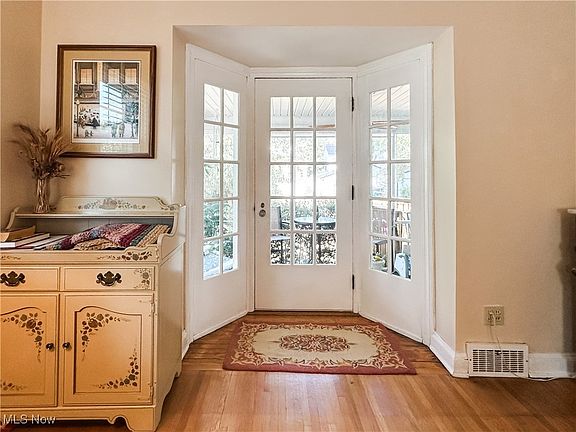 5th image of 2309 Elm St