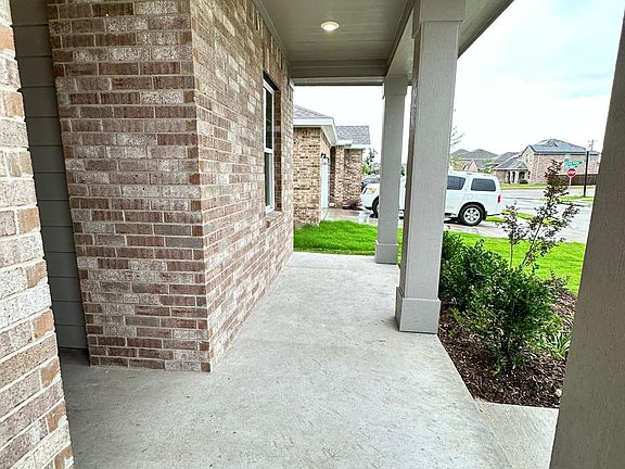 2nd image of 1855 Lockhart Dr