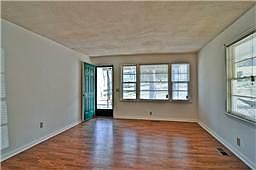 2nd image of 2822 Jones Ave