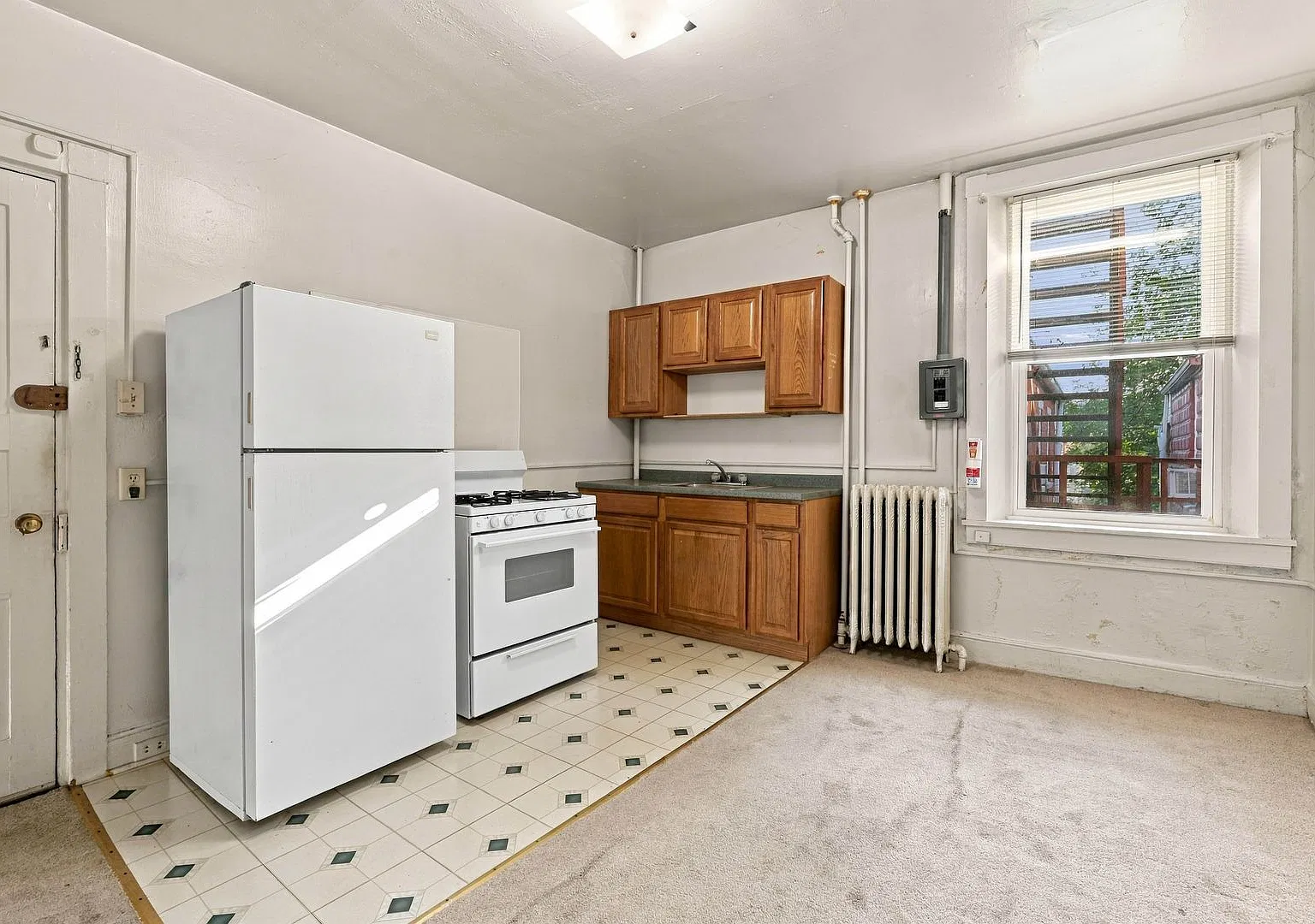 339-341 N Mulberry St — Photo 3