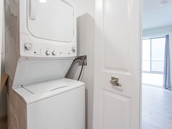 4th image of 1533-39 Parrish St #3FA