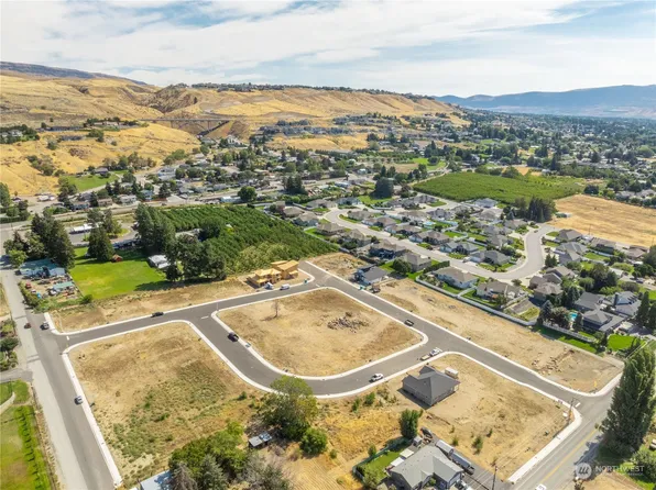 3217 NW Cascade   (Lot 29) Avenue, East Wenatchee, WA 98802