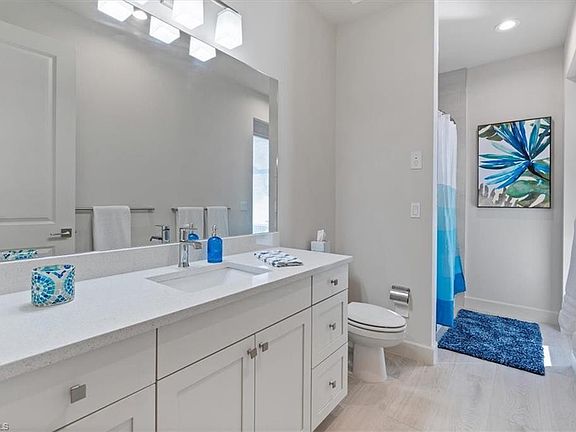 3rd image of 4715 SW 20th Pl