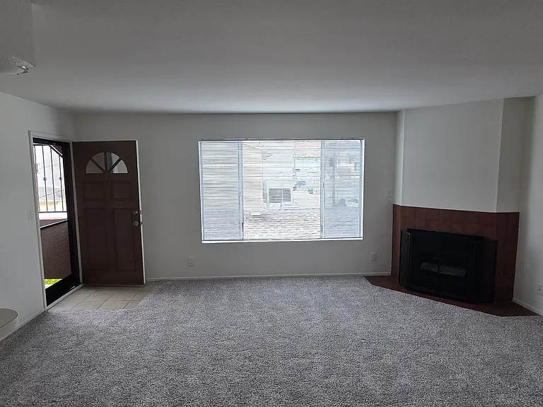 1075 Newport Ave #4 — Photo 2