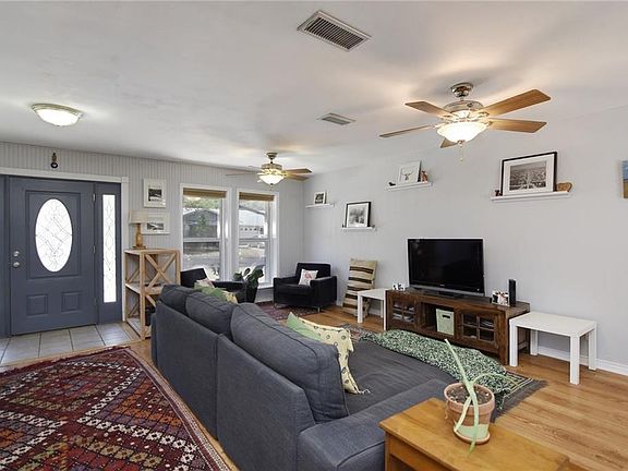 4th image of 2304 Falcon Hill Dr
