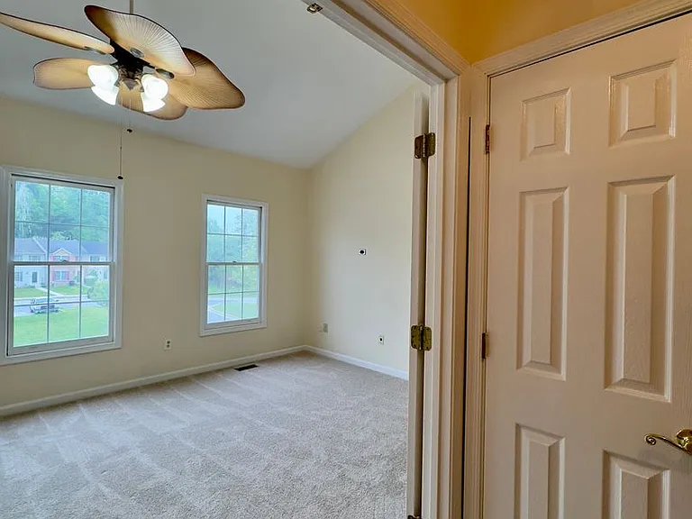 53 Cedarwood Cir — Photo 21