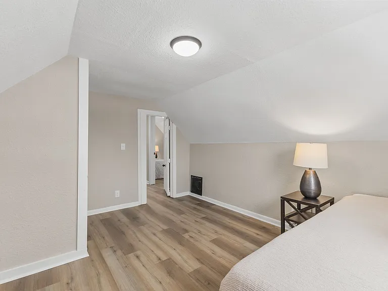 1153 Villa Ave — Photo 21