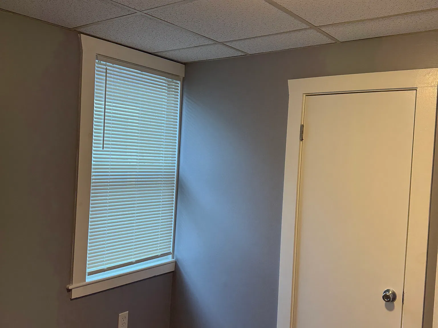 3 bed, 1050 sqft, $2,000 — Photo 3