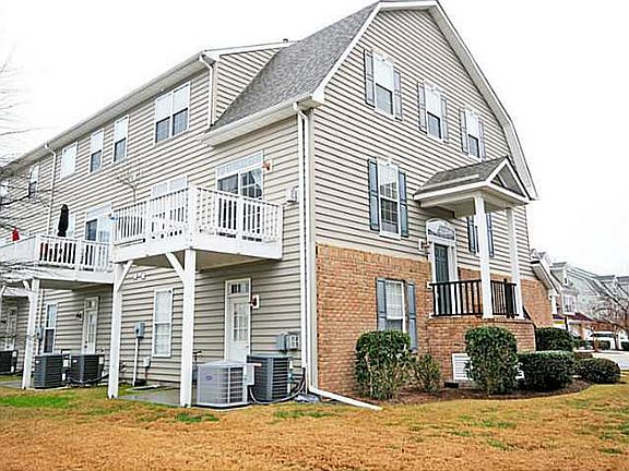 3rd image of 4436 Barkingdale Dr