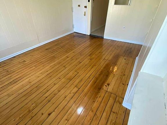 4th image of 695 10th Ave APT 4FN