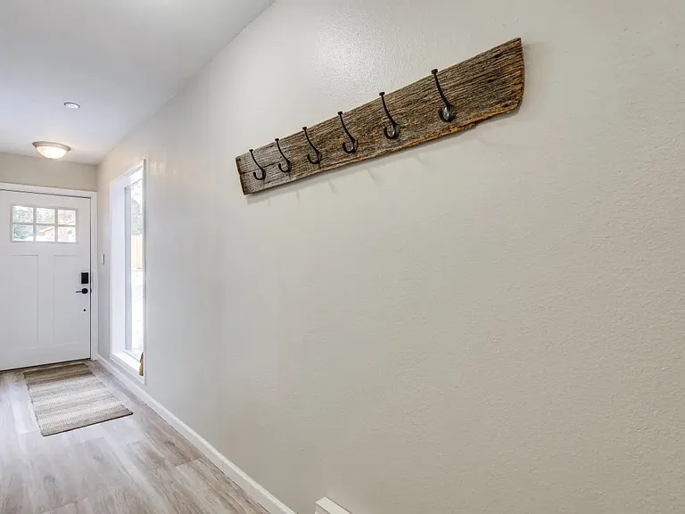 15 Granite St — Photo 4