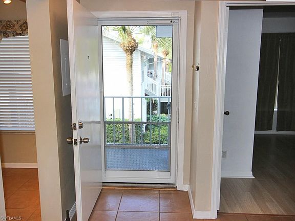 5th image of 1965 Courtyard Way #E 201
