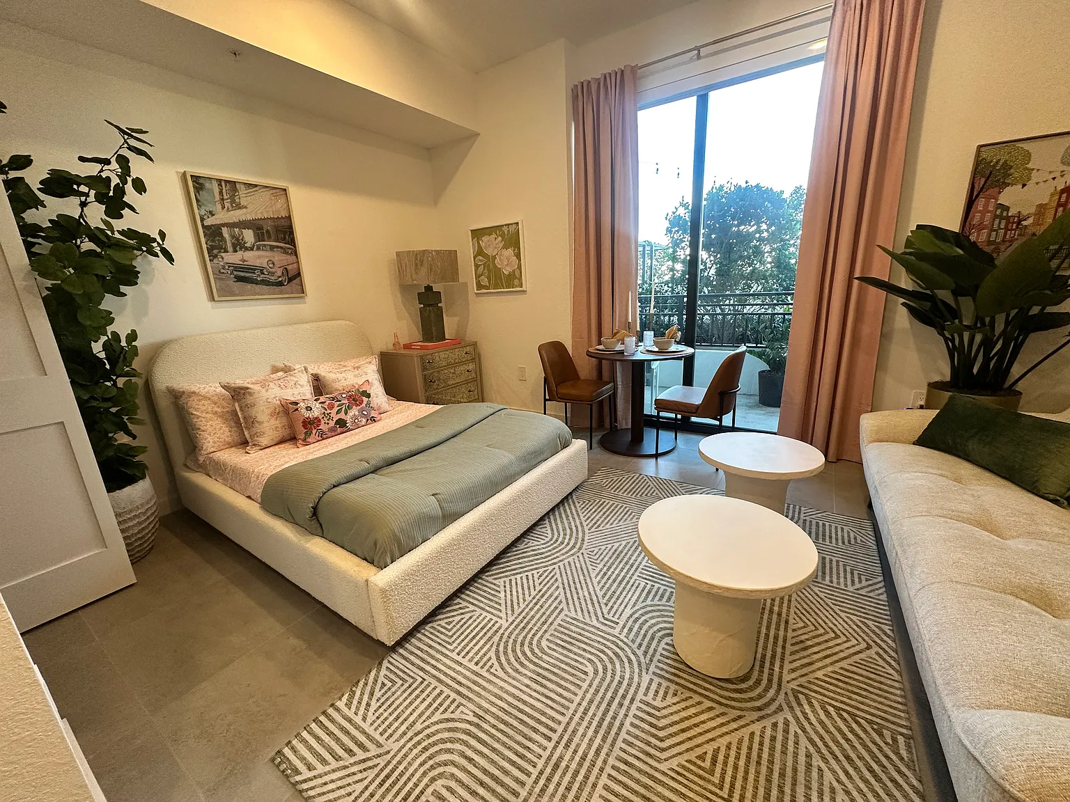 Studio, 500 sqft, $1,750 — Photo 3